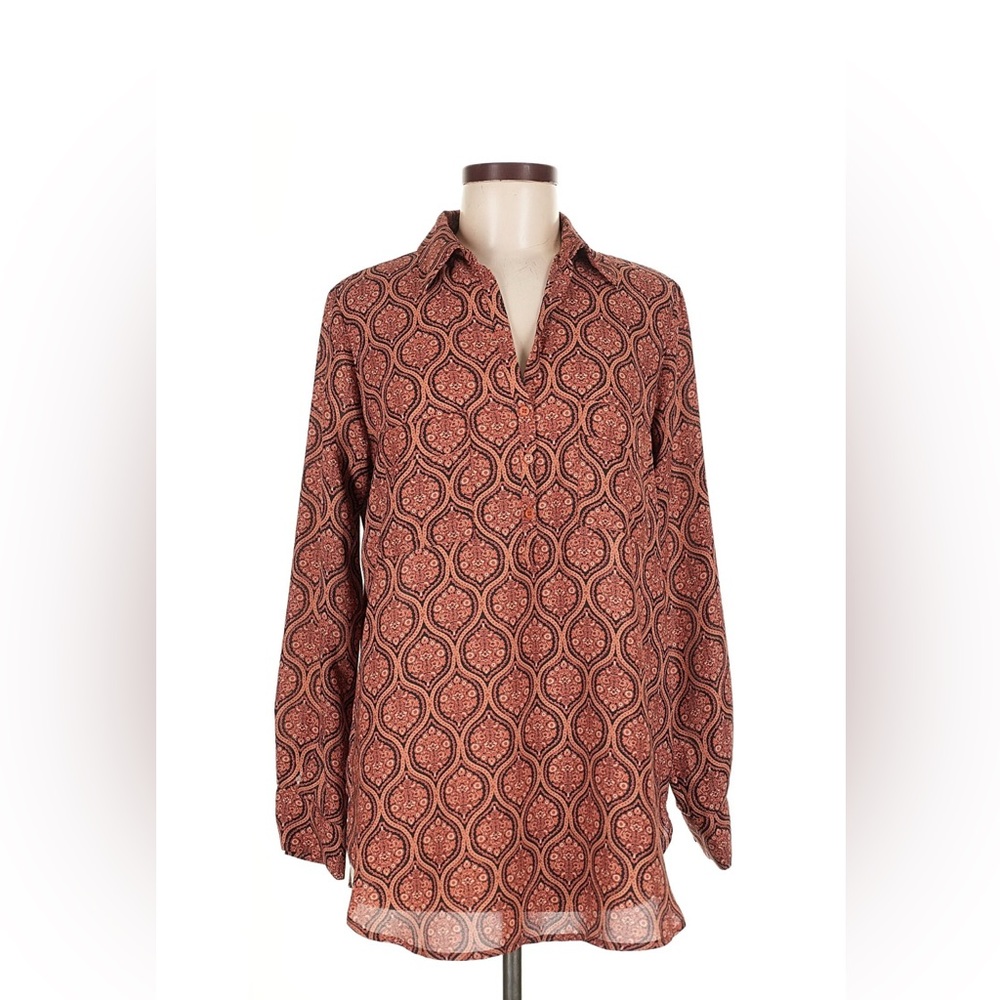 Paisley Print Blouse. Good Condition. Easy Office Grab n Go Earth Tones (Small).